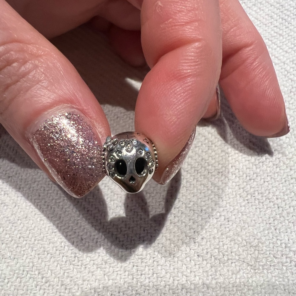 PANDORA skull charm with diamonds and black onyx accents